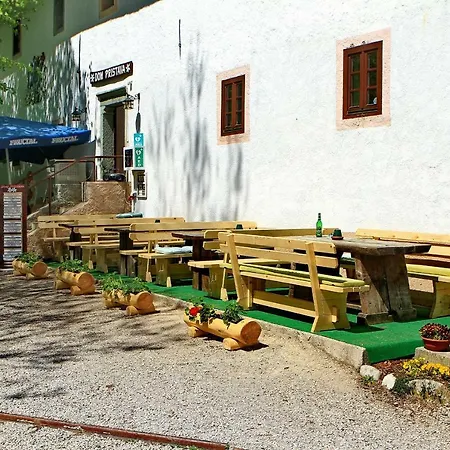 Dom Pristava Jesenice