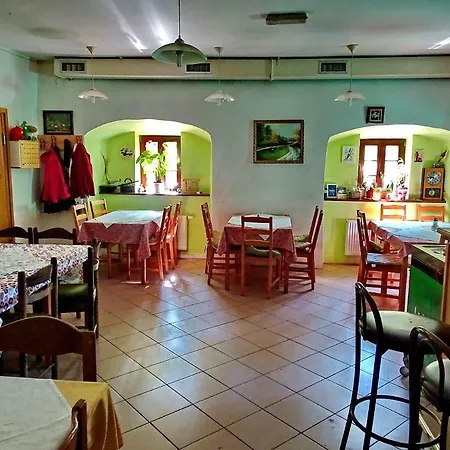 Dom Pristava Hiša za goste Jesenice