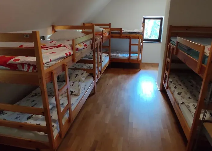 招待所 Dom Pristava 耶塞尼采